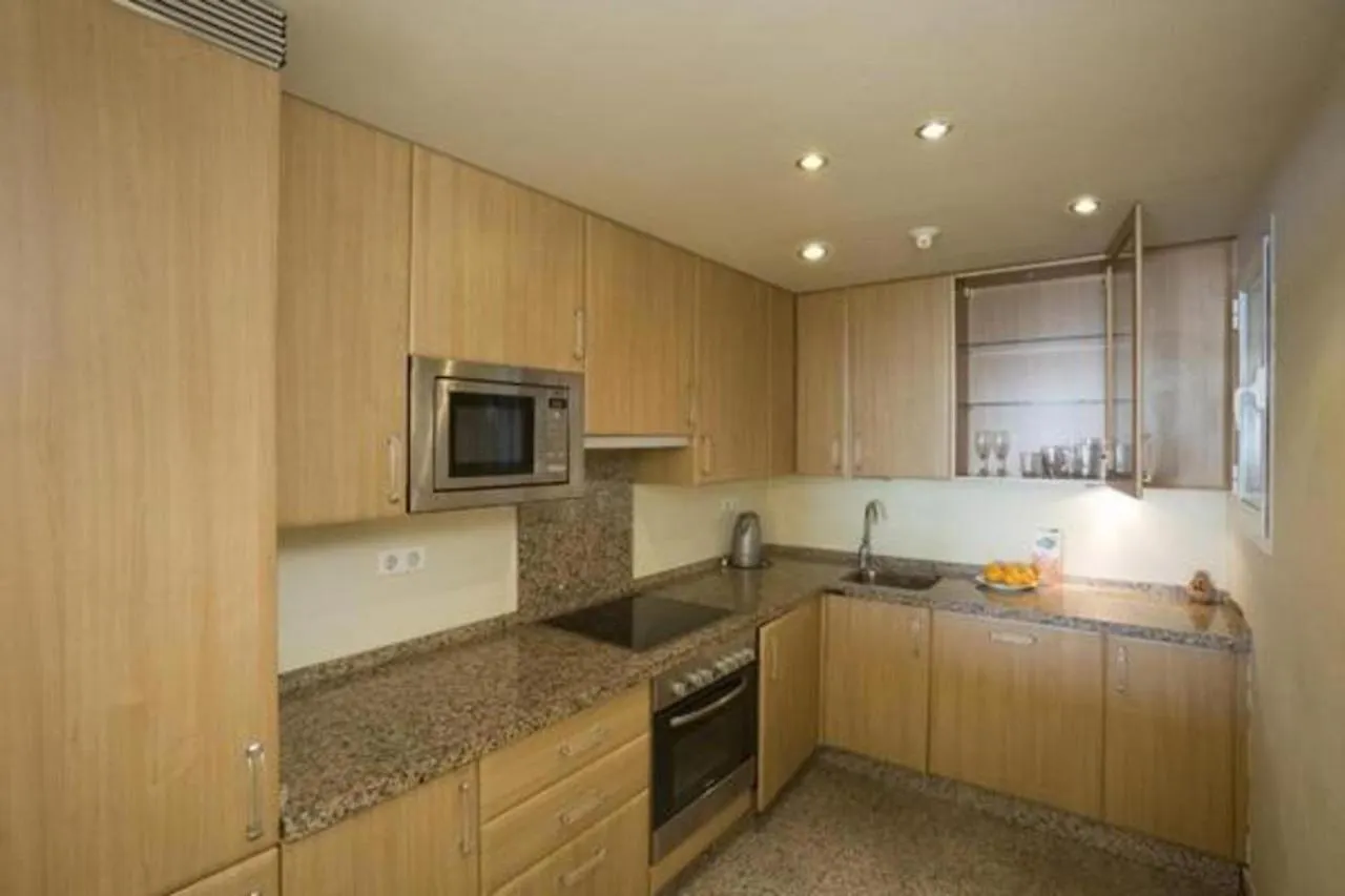 Spacious Stunning Views 2-Bed Apartment 에스테포나 스페인