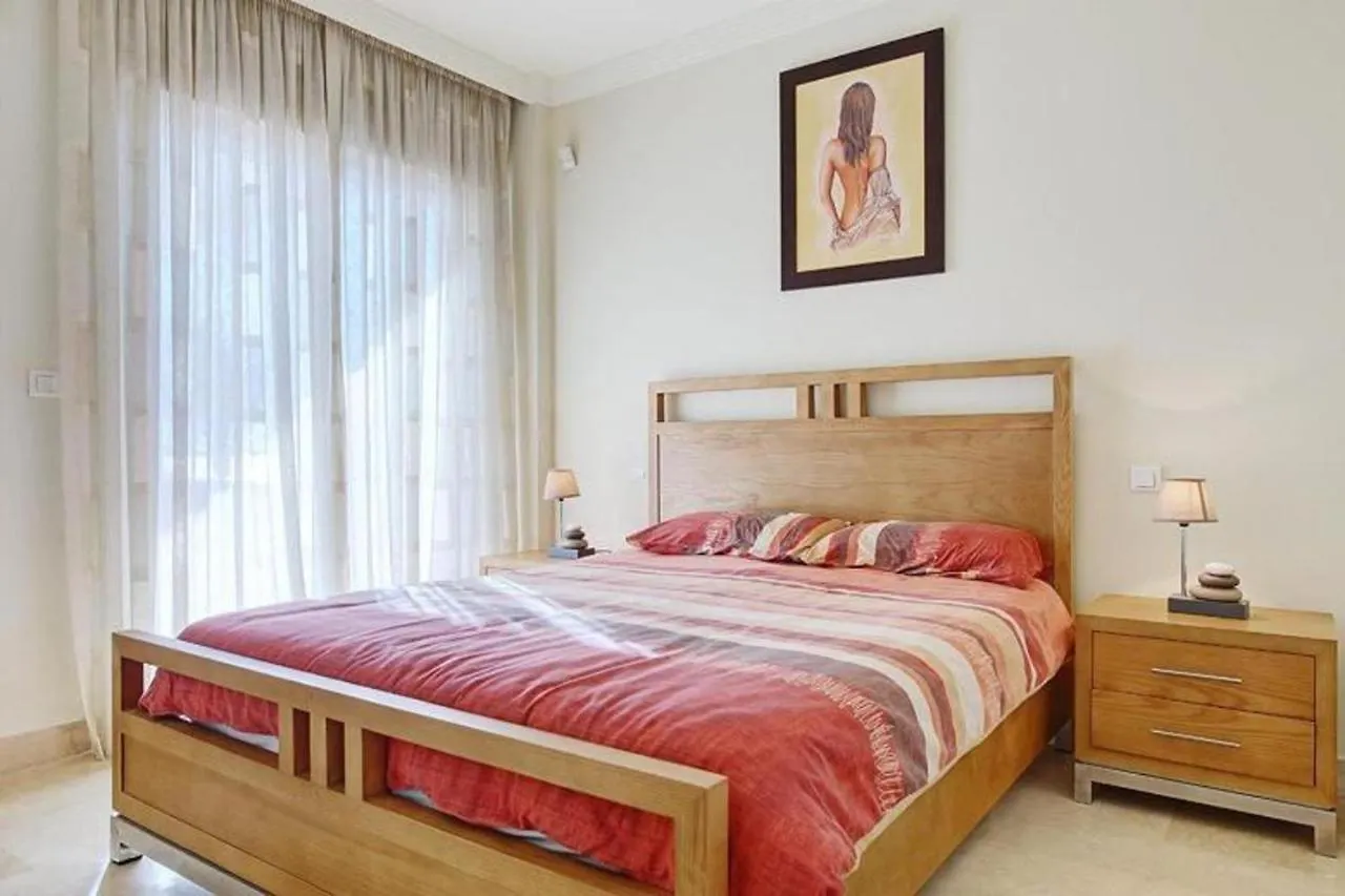 Spacious Stunning Views 2-Bed Apartment 에스테포나 스페인